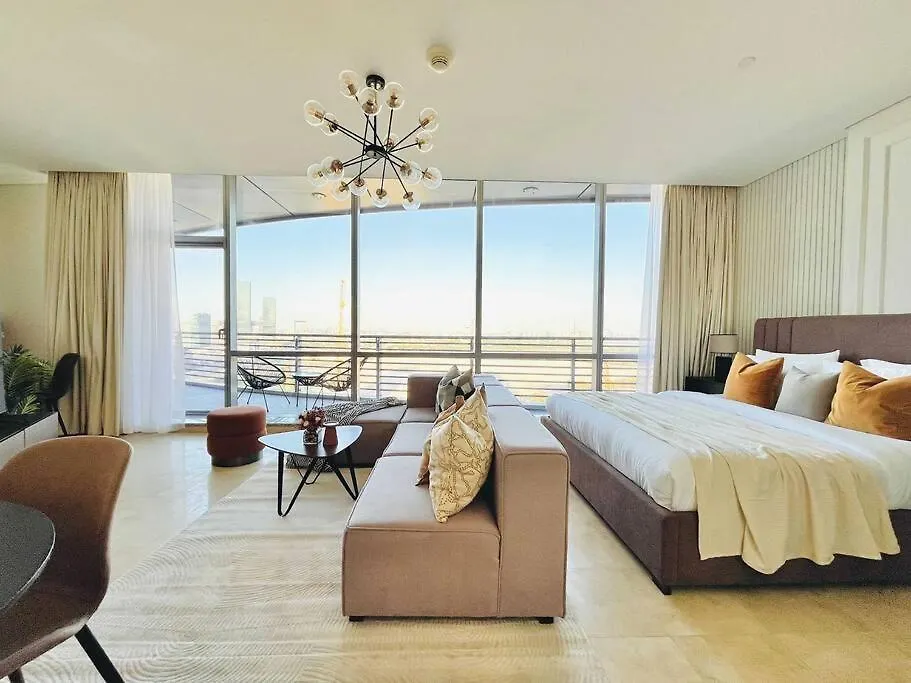 Silkhaus Sky Gardens Chic Studio DIFC Living Apartment Dubai United Arab Emirates